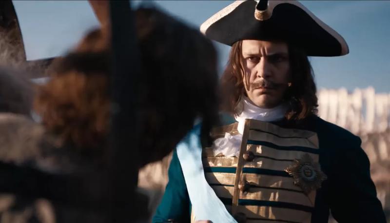 Милош Бикович стал Петром I в трейлере комедии «Холоп 3»